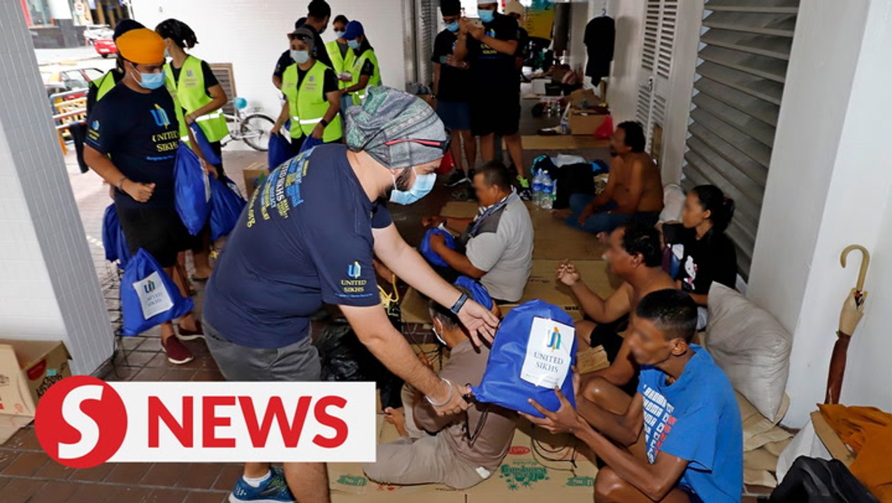 Sikh NGO distributes care packs to homeless in Penang