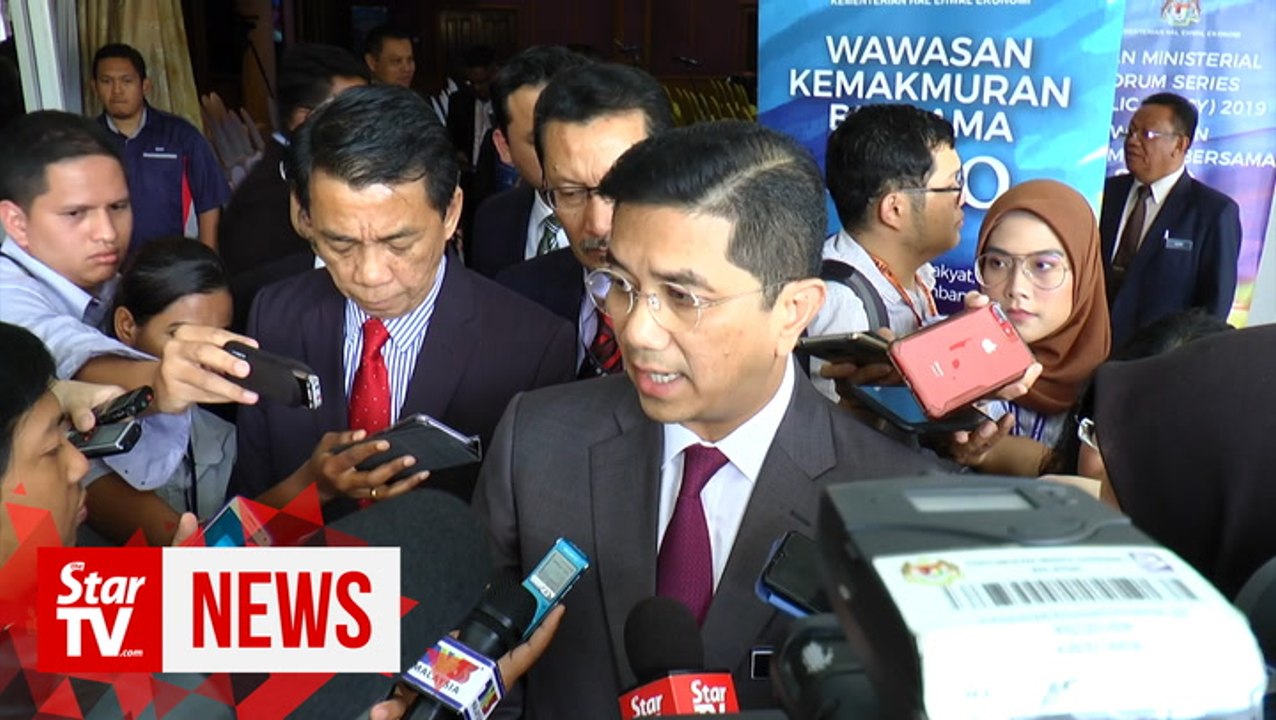 Tell us ministers off if we stray, Azmin tells civil servants