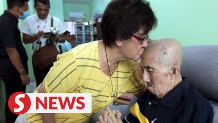 Selangor govt presents RM10,000 donation to ailing composer Ooi Eow Jin