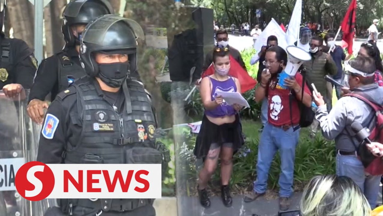 Hundreds of police deployed in protest against police violence in Mexico City