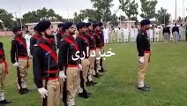 Jeshne Azadi ke Moqa par Abdul Wali Khan Sports Complex ma Parcham Kushai.