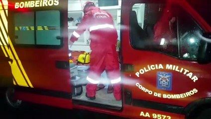 Após bater na janela, jovem fica ferido com vidro quebrado