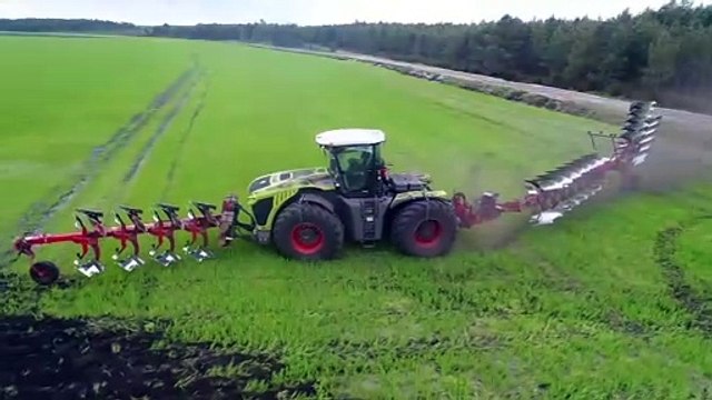 XXL PLOUGHING in EUROPE with CLAAS XERION 5000 and GREGOIRE BESSON 16 furrow