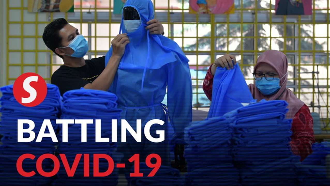 Students and volunteers at Johor polytechnic making PPE for frontliners