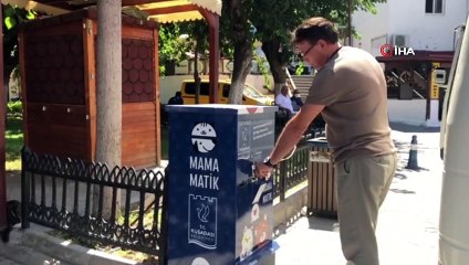 Kuşadası’nda sokak hayvanları için mamamatikler hizmete girdi