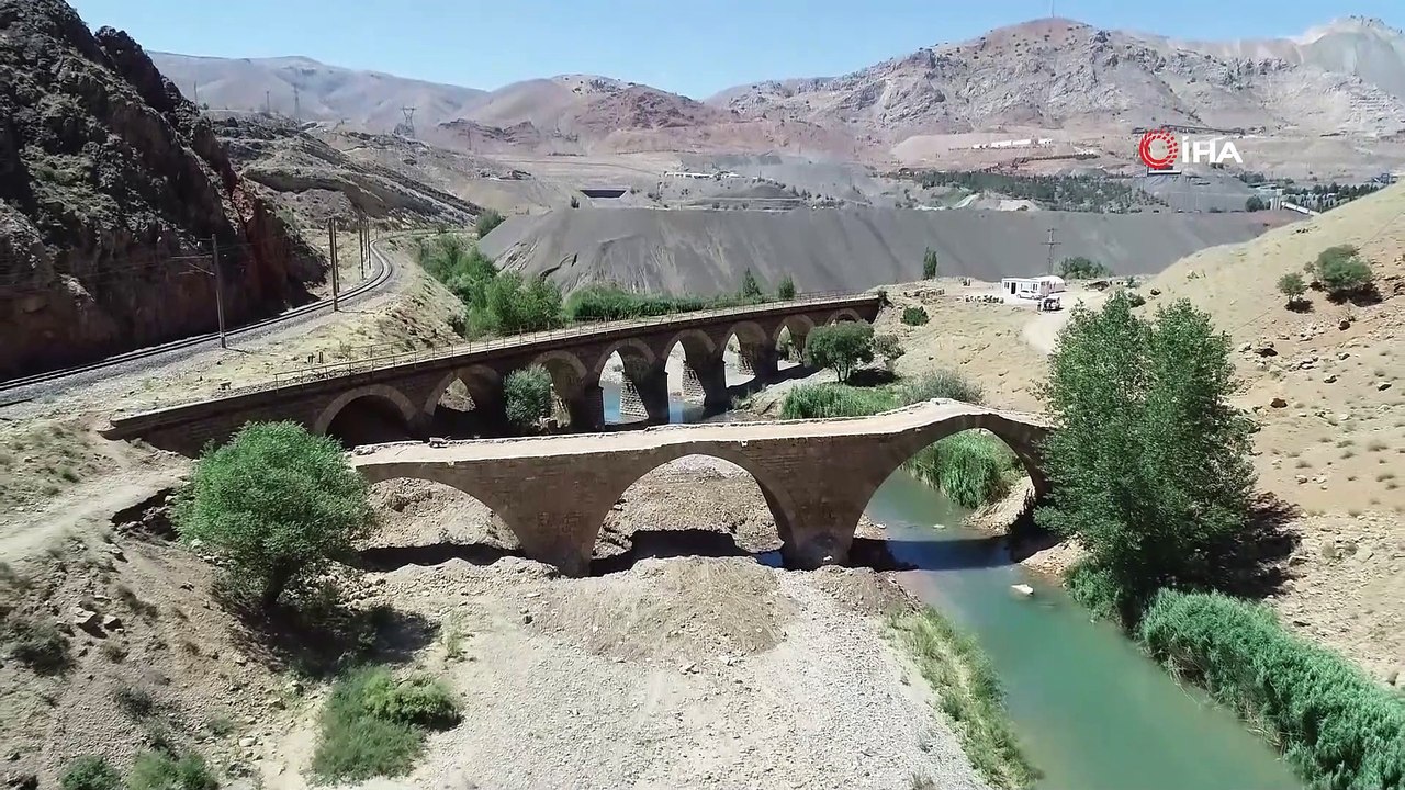 Zamana meydan okuyan köprüde, restorasyon çalışmaları başladı