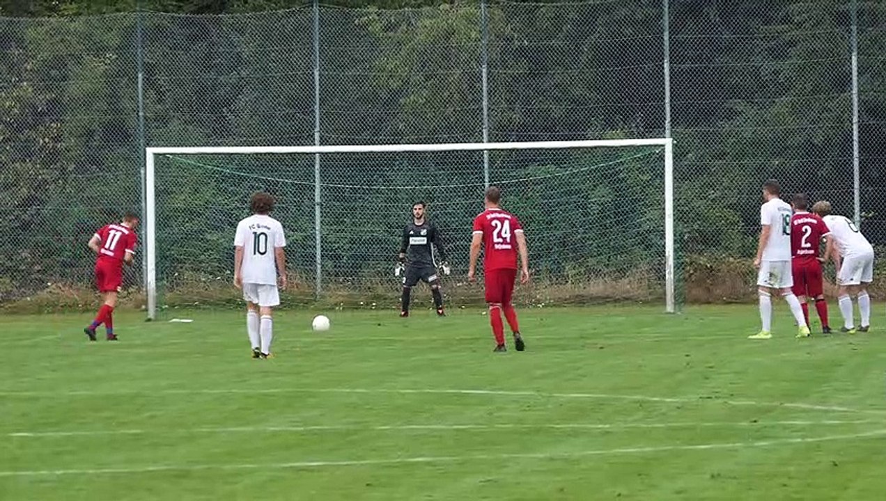 Justin Günther (SVGE) verschießt Elfmeter gegen Grone