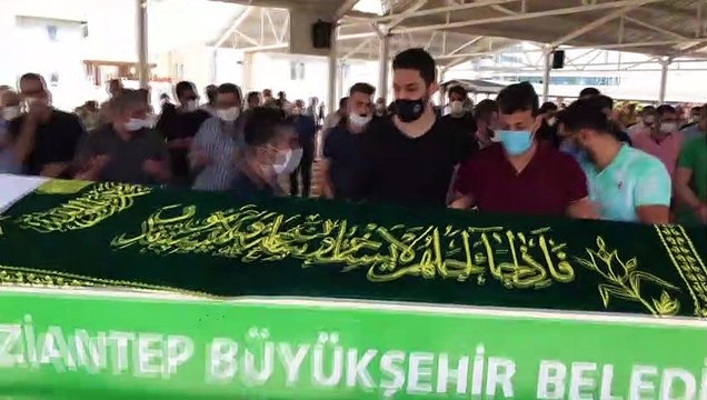 Apartmanın 4'üncü katından düşerek ölen genç kız toprağa verildi - GAZİANTEP