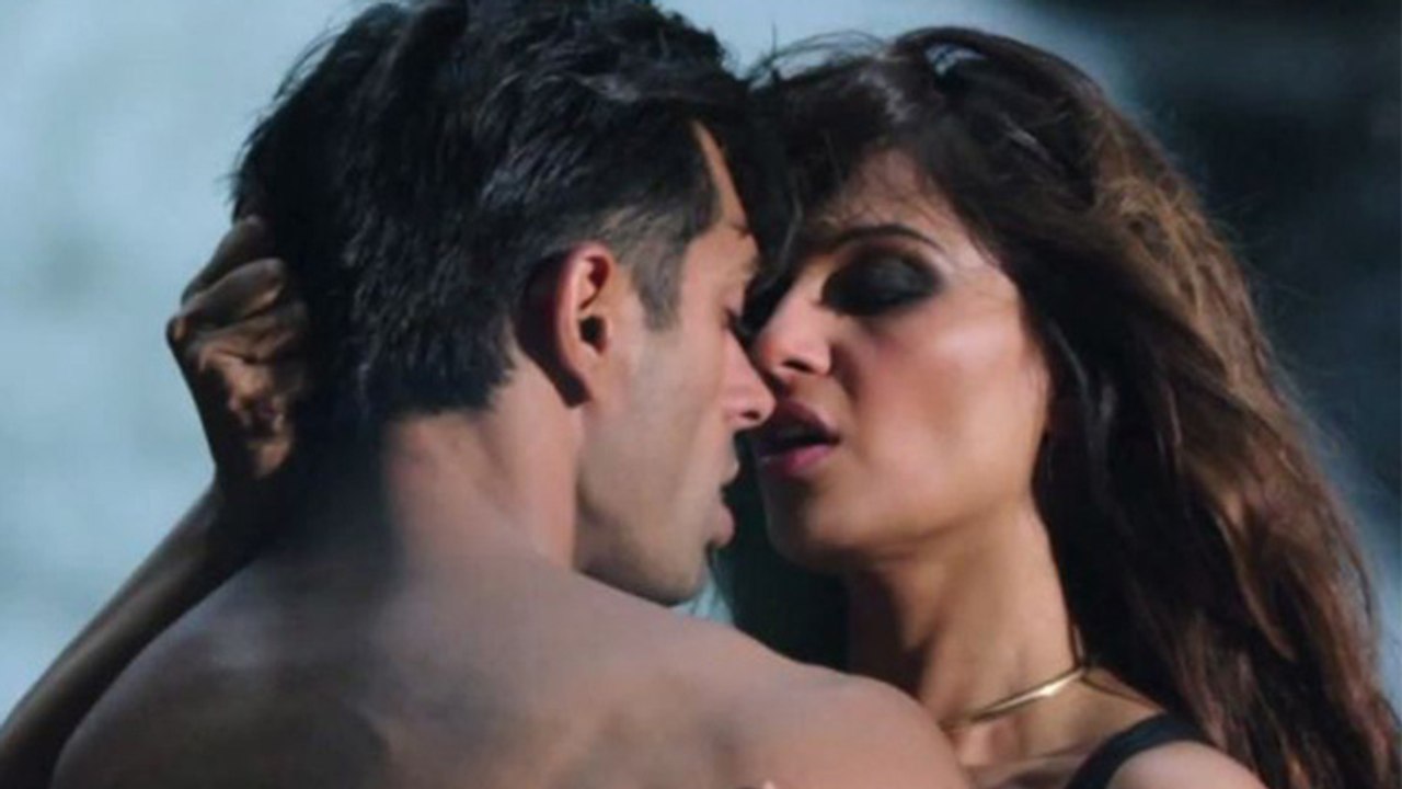 Bipasha Basu ने Bold Scene को लेकर कही ये बात, कहां चक्कर आने लगते है । Boldsky