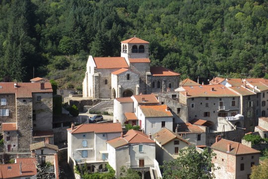 Les Petites Cités de caractère® d'Auvergne: Auzon en Haute-Loire