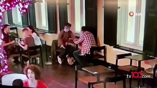 Pes dedirten hırsızlık! Cerrahi maskeli hırsız kaşla göz arasında genç kızın çantasını çaldı