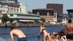 شاهد: سكان كوبنهاغن يواجهون الحر بالسباحة في الميناء والقنوات المائية