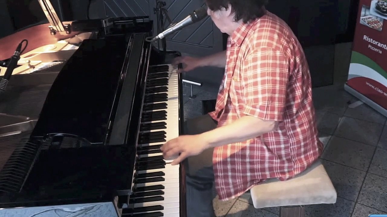 Firstclass-boogie woogie played by christoph oeser