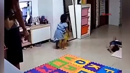 Son dakika... Çinli ‘süper baba’ kızını ölümden böyle kurtardı | Video