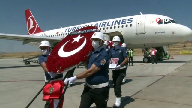 Şehit polis Hakan Çetinkol, Siirt'te gözyaşlarıyla toprağa verildi