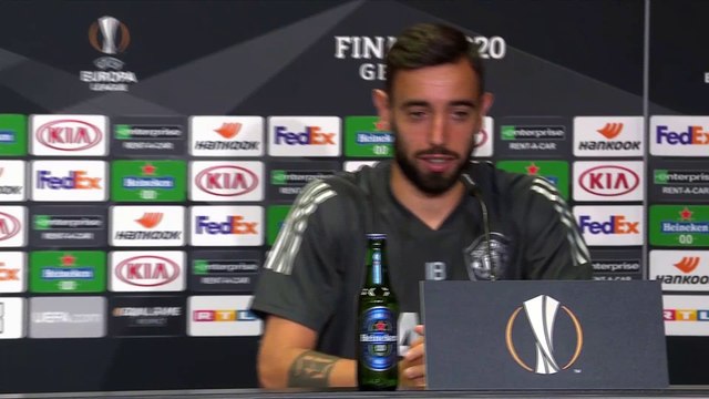 Fernandes 'needs to much better' to reach Cantona comparisons