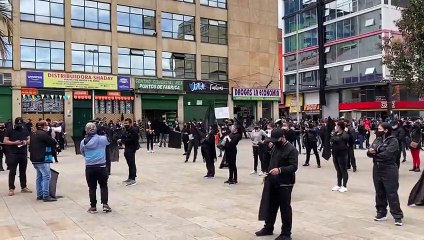 Comerciantes se revelan contra Claudia López