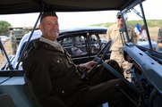 VIDEO. En Jeep de l'armée américaine pour un hommage aux fusillés d'août 44 aux Montils