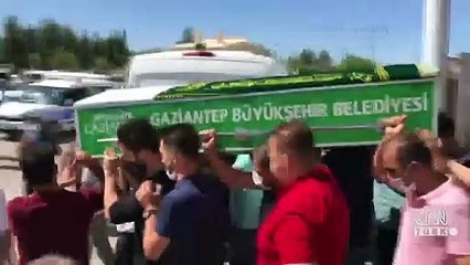 17 yaşındaki Duygu, gözyaşlarıyla toprağa verildi