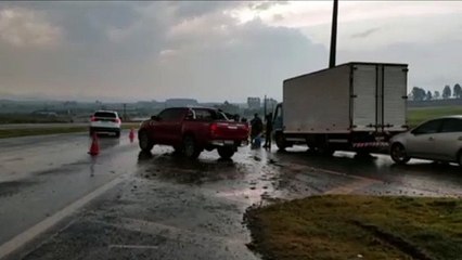 Fiat Ducato capota na rodovia BR-467, na Região do Novo Milênio