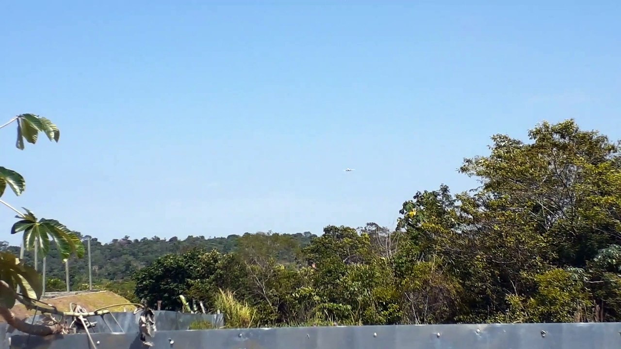 [SBEG Spotting]Boeing 737-400 PR-AYZ na final antes de pousar em Manaus vindo de Campinas(15/08/2020)