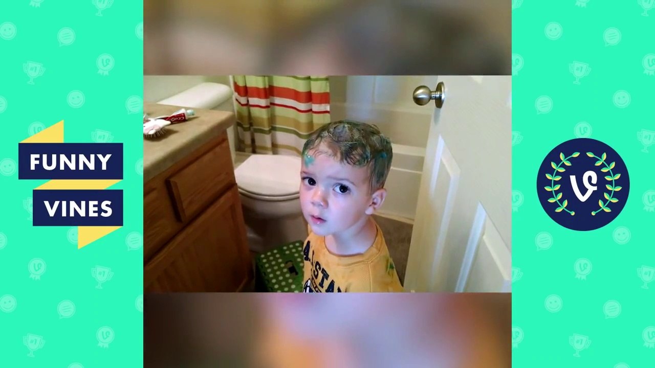 TRY NOT TO LAUGH - ULTIMATE Epic Kids Fail Comp...