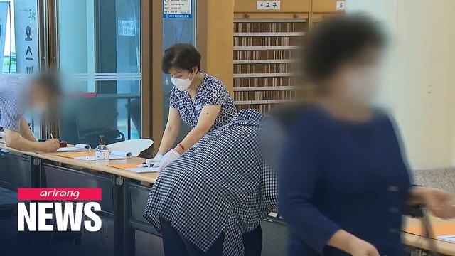 S. Korea reports 279 new cases; social distancing raised to Level 2