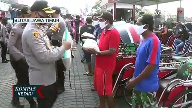 Sambut Hari Kemerdekaan, Polres Blitar Kota Berihkan Area Makam Bung Karno