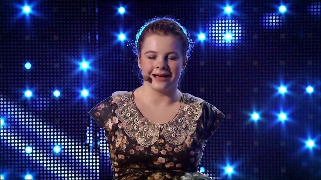 Girl With No Arms Sings Plays Piano With Her Feet