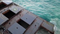 شاهد: تحطم السفينة الجانحة قبالة سواحل موريشيوس