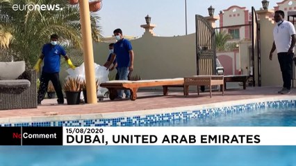 A Dubaï, des blocs de glace pour refroidir les piscines