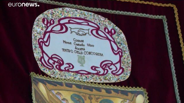 Il teatro più piccolo del mondo è ancora più...piccolo: 9 posti invece di 99!