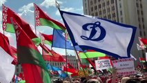 Lukashenko rechaza nuevas elecciones, mientras miles protestan contra el gobierno