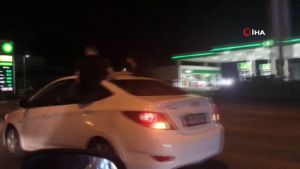 Konvoyda selfie çekinerek ölüme davetiye çıkardılar