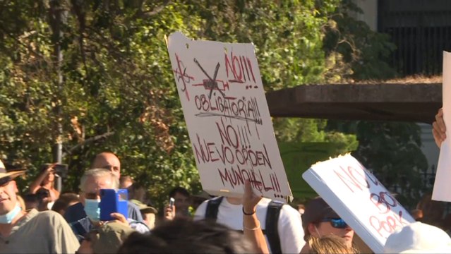 Cientos de personas se concentran en Colón contra el uso obligatorio de mascarilla