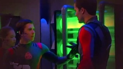 Lab Rats S01E04 Rats On A Train