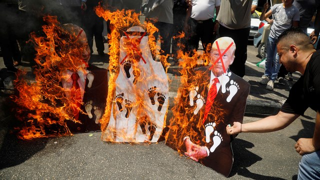 ما وراء الخبر-ما دلالة تراجع الإمارات عن روايتها بشأن اتفاق السلام؟