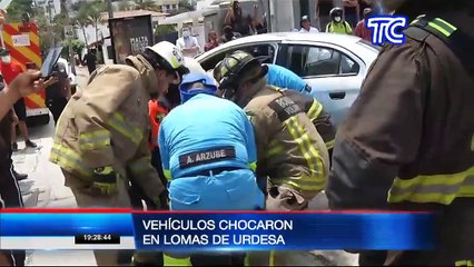 Un herido tras el choque de vehículos en Lomas de Urdesa en Guayaquil