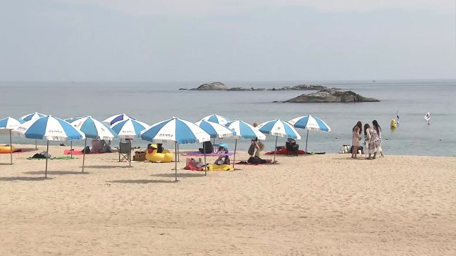연휴 마지막날 피서객 발길...해수욕장 방역 비상 / YTN