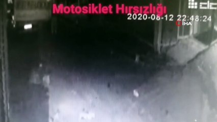 Gaziantep'te motosiklet hırsızları yakalandı...Hırsızlık anları kamerada