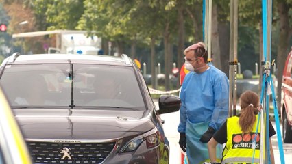 Corona "Drive In" beim Wiener Ernst-Happel-Stadion gestartet