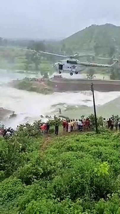 16 घंटे तक डैम में फंसा रहा युवक, एयरफोर्स ने ऐसे किया रेस्क्यू, हेलीकॉप्टर की मदद से बचाई जान, देखें वीडियो
