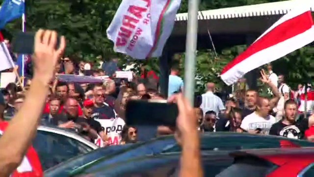 Belarus: Fabrikarbeiter buhen Lukaschenko aus