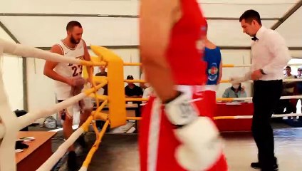 Boxing. The fighter in blue destroyed his opponent. Fight 3