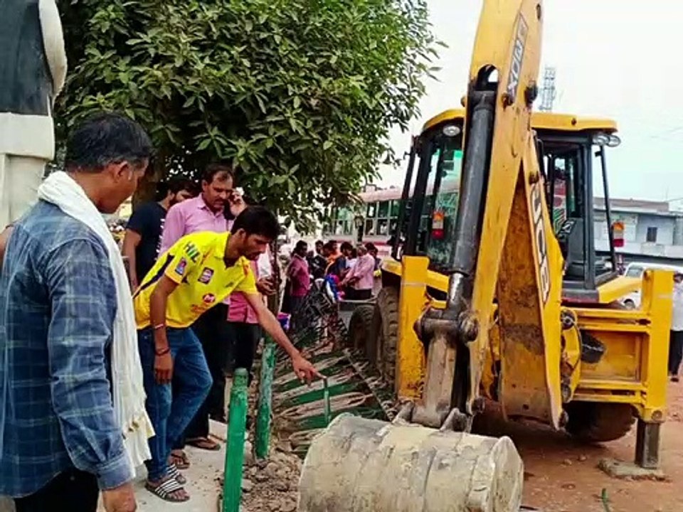 कांंधला: हाईवे पर चौधरी चरण सिंह मूर्ति की रोलि...