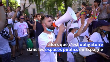 A Madrid, des centaines de manifestants anti-masque