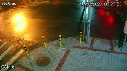 Câmeras flagram grave colisão entre BMW e Gol no Bairro São Cristóvão