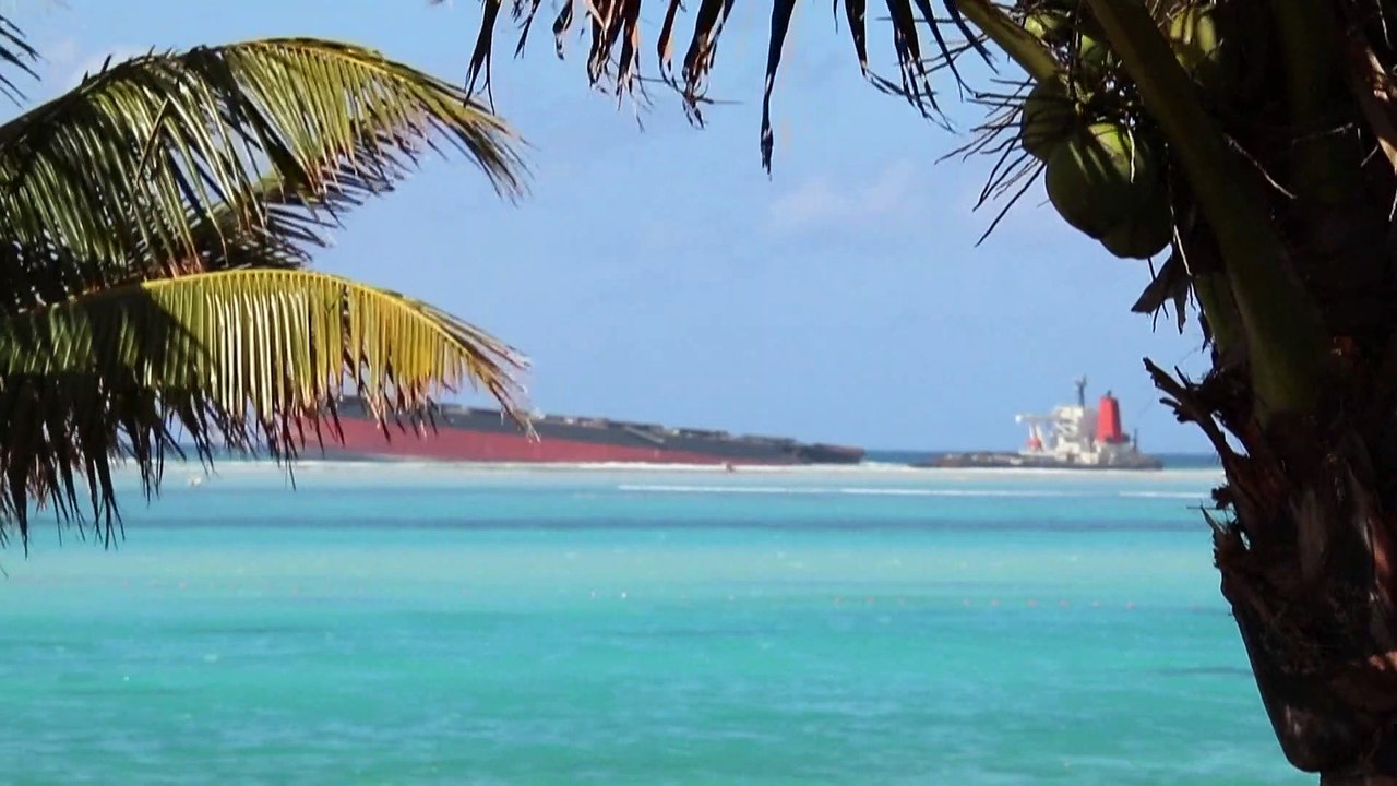 Ölpest: Frachter vor Mauritius soll versenkt werden