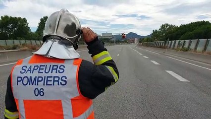Les pompiers en intervention à Mandelieu après un accident sur l'A8