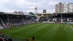 Coup d'envoi Charleroi - Ostende. Fumigènes, pétards, chants, drapeaux: les fans carolos mettent l'ambiance depuis l'extérieur du stade